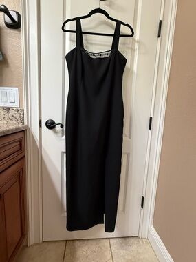 Elegant Black Maxi Dress with Square Neck Size 12P